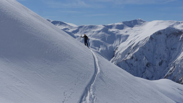 Georgien- Mit Ski durch Berge